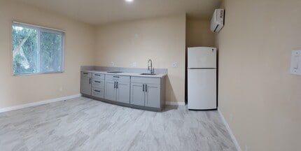 20643 Cohasset St in Los Angeles, CA - Building Photo - Building Photo