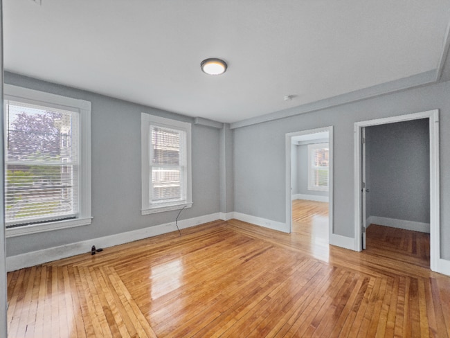 144-146 Walnut St