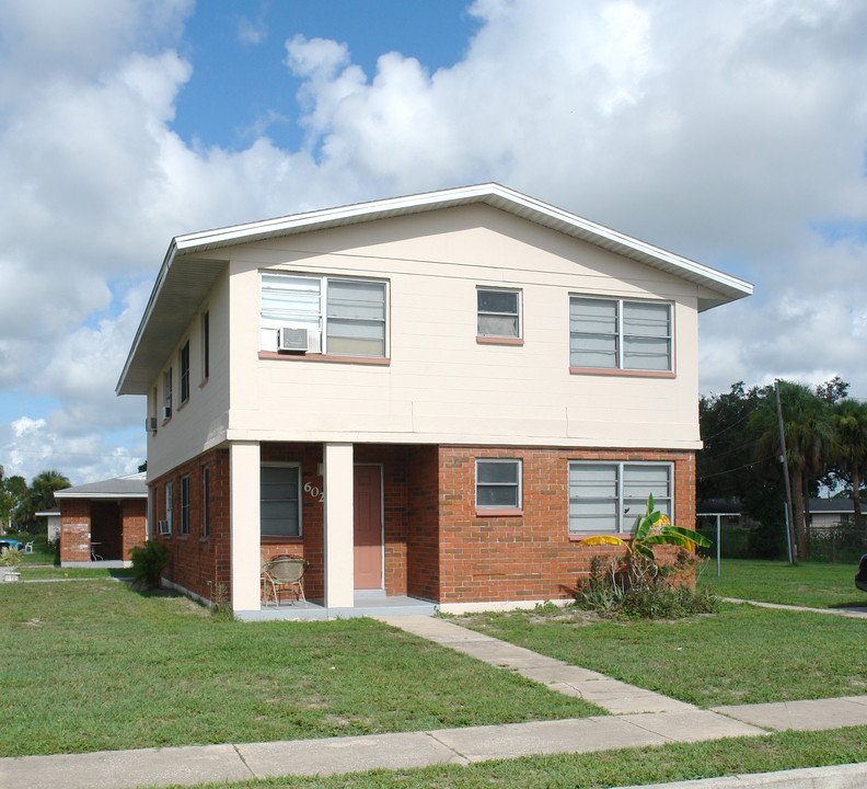 602-604 Rosa L Jones Blvd in Cocoa, FL - Building Photo