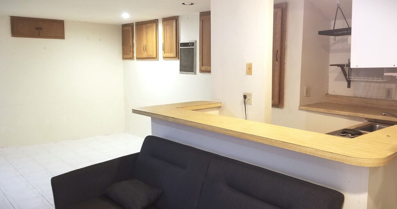 11127 Sunshine Terrace in Los Angeles, CA - Building Photo