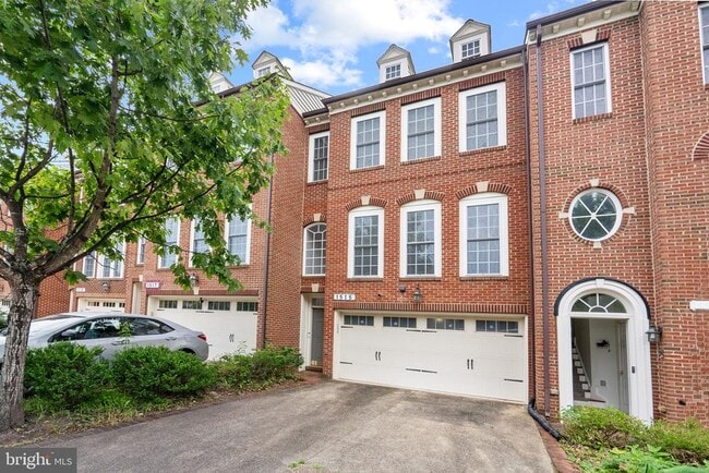 1515 Regent Manor Ct in Silver Spring, MD - Foto de edificio - Building Photo