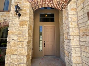 121 W Adelanta Pl in Round Rock, TX - Building Photo - Building Photo