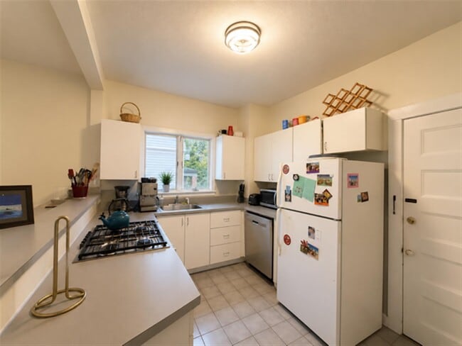 23 Willow Ave, Unit 1