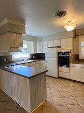 5231 16th St in Lubbock, TX - Foto de edificio - Building Photo