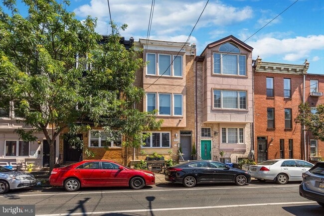 property at 1815 Bainbridge St