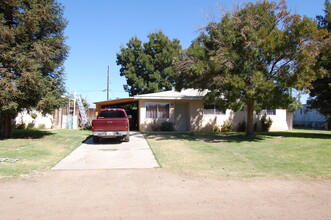 17443 Blackwell Village Dr in Lost Hills, CA - Building Photo - Building Photo