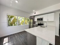 1556 Euclid Ave, Unit 1 in Miami Beach, FL - Foto de edificio - Building Photo