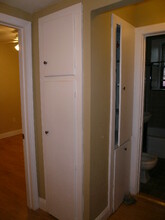 1064 Beacon St, Unit D in Brookline, MA - Building Photo - Building Photo