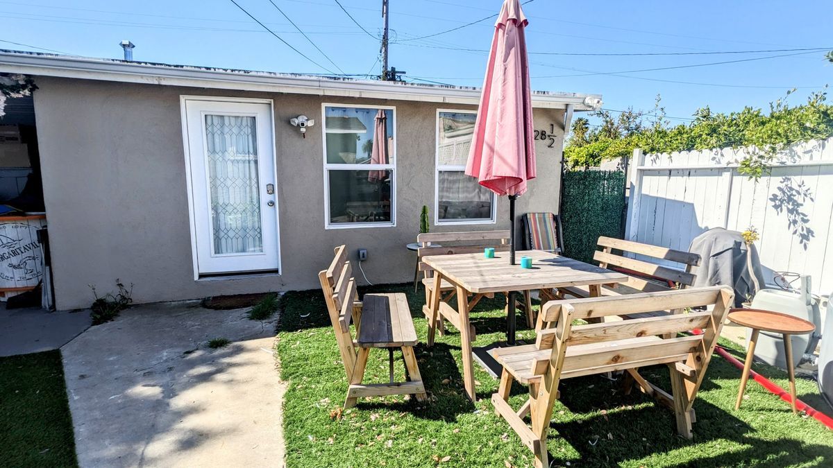 728 Stepney Pl in Inglewood, CA - Building Photo
