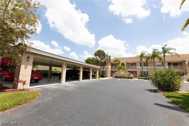 2456 Millcreek Ln in Naples, FL - Building Photo - Building Photo