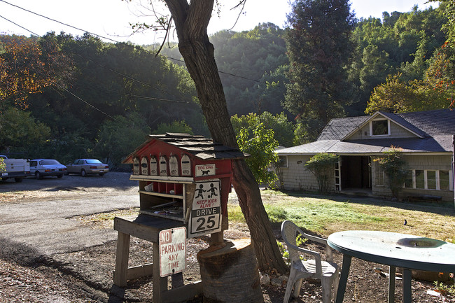 4961 Old Dublin Rd in Castro Valley, CA - Building Photo - Building Photo