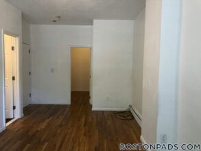 63 S Huntington Ave in Boston, MA - Building Photo - Building Photo
