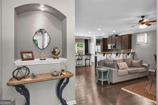 307 Lakeside Ln in Woodstock, GA - Building Photo - Building Photo