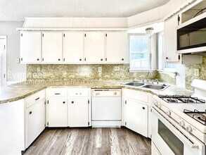 1756 S Pine Ave in Broken Arrow, OK - Building Photo - Building Photo