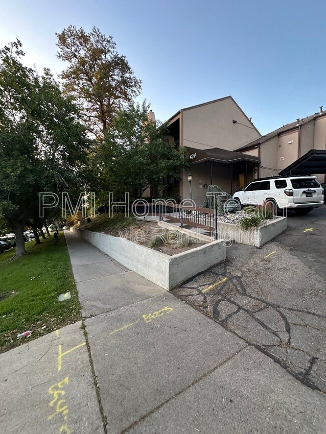 property at 424 N Center St