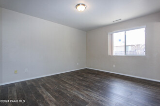 7159 E Galaxy Way in Prescott Valley, AZ - Building Photo - Building Photo