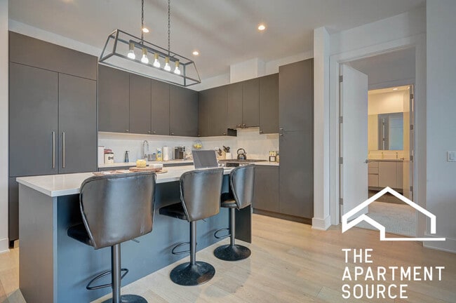 1701 W Webster Ave, Unit 712 in Chicago, IL - Foto de edificio - Building Photo