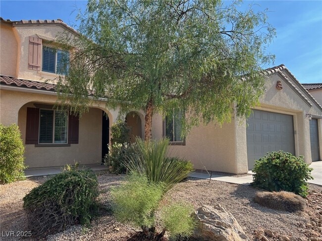 2977 Queen Lake Ct