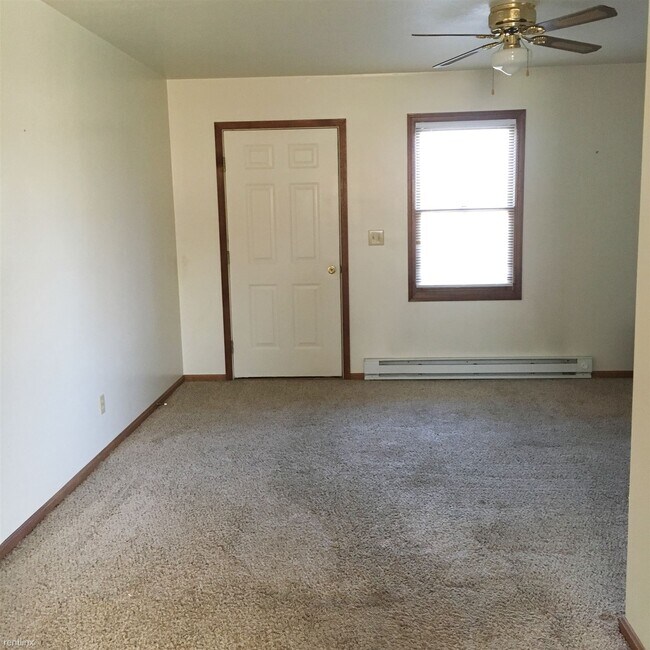 87 New St-Unit -Apt A in Greenwich, OH - Building Photo - Building Photo