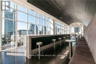 126 Simcoe St in Toronto, ON - Building Photo - Building Photo