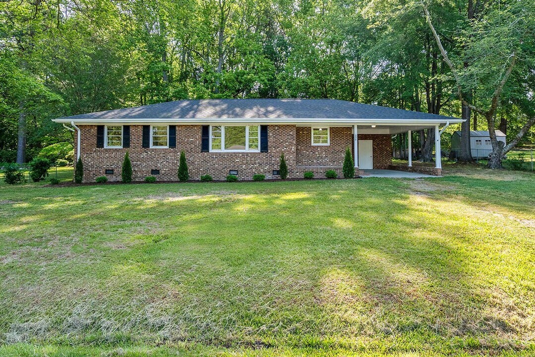 220 Alan St in Angier, NC - Building Photo