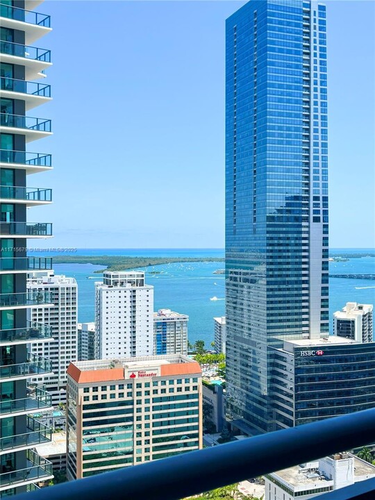 60 SW 13th St, Unit 3212 in Miami, FL - Foto de edificio