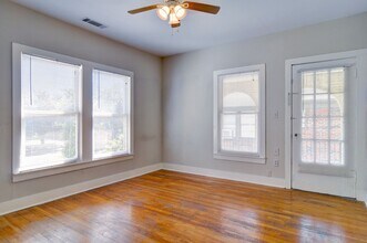 3324 S University Dr, Unit 3324 S University Dr Upstairs Unit (3326) in Fort Worth, TX - Building Photo - Building Photo