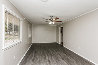 258 Melrose Dr in Jackson, MS - Foto de edificio - Building Photo