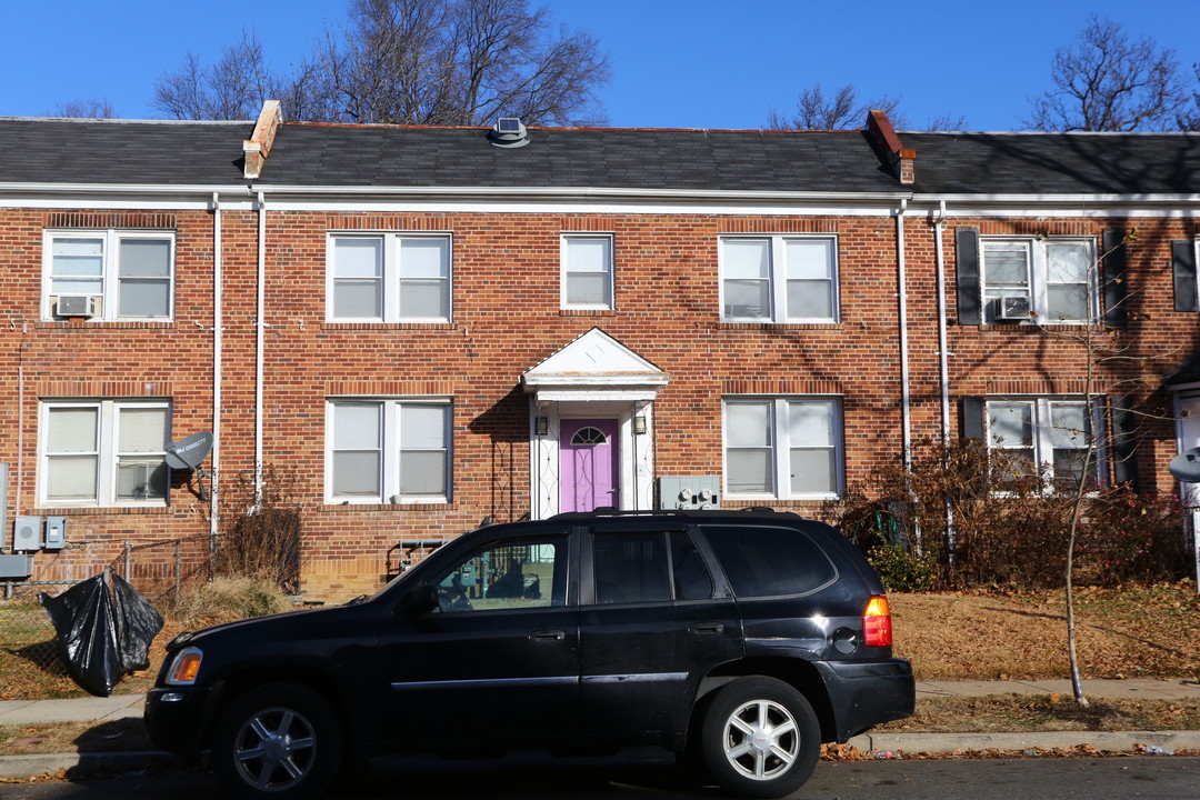 1908 M St NE in Washington, DC - Building Photo