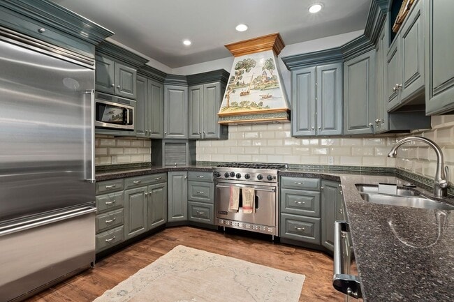 10323 Bedrock Ln in Sandy, UT - Building Photo - Building Photo