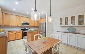 19 Heron Hollow Ct in Spring, TX - Building Photo - Building Photo