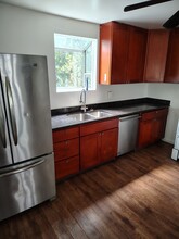 408 Duncan St, Unit Studio in Santa Rosa, CA - Foto de edificio - Building Photo