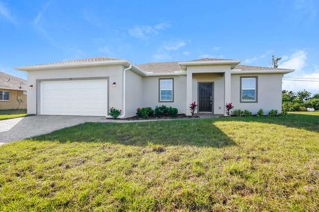 346 NE 16th Terrace in Cape Coral, FL - Building Photo - Building Photo