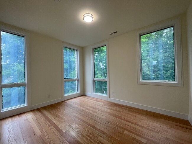 65 Cameron St, Unit 3 in Brookline, MA - Building Photo - Building Photo