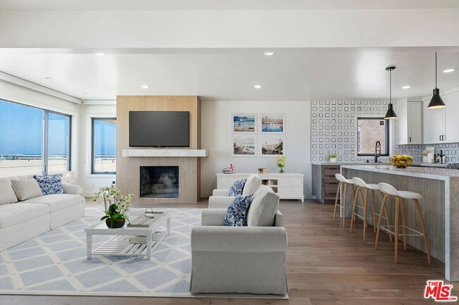 6407 Ocean Front Walk in Los Angeles, CA - Building Photo - Building Photo