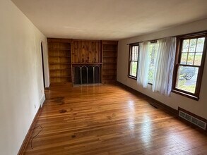 69 Aldrich Dr in Westfield, MA - Building Photo - Building Photo