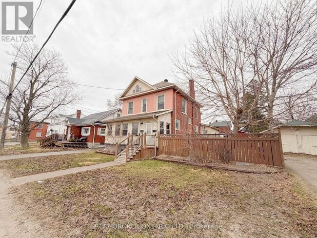 143 Elmsley St N in Smiths Falls, ON - Building Photo - Building Photo