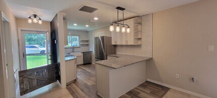 4117 NW 44th Ct in Gainesville, FL - Building Photo - Building Photo
