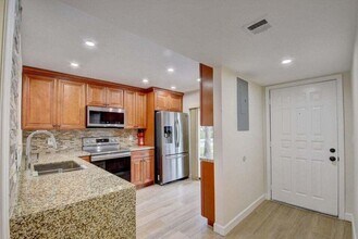 400 Club Cir in Boca Raton, FL - Building Photo - Building Photo