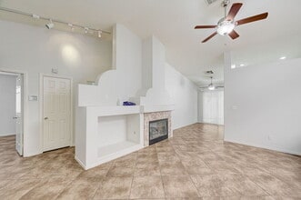 1813 Lyell Canyon Ln in Las Vegas, NV - Building Photo - Building Photo