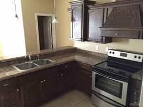 1306 W Kiwi Ave in Pharr, TX - Building Photo - Building Photo