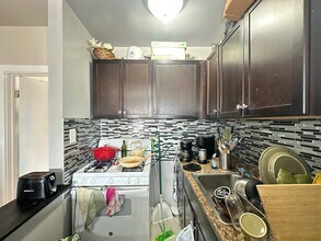 5670 N Ridge Ave, Unit S4 in Chicago, IL - Building Photo - Building Photo