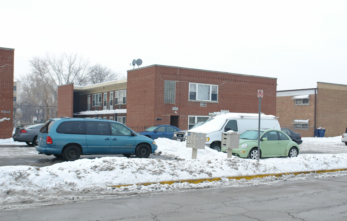 10531 Crown Rd in Franklin Park, IL - Building Photo