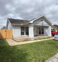 2340 Cumberland St in Houston, TX - Building Photo