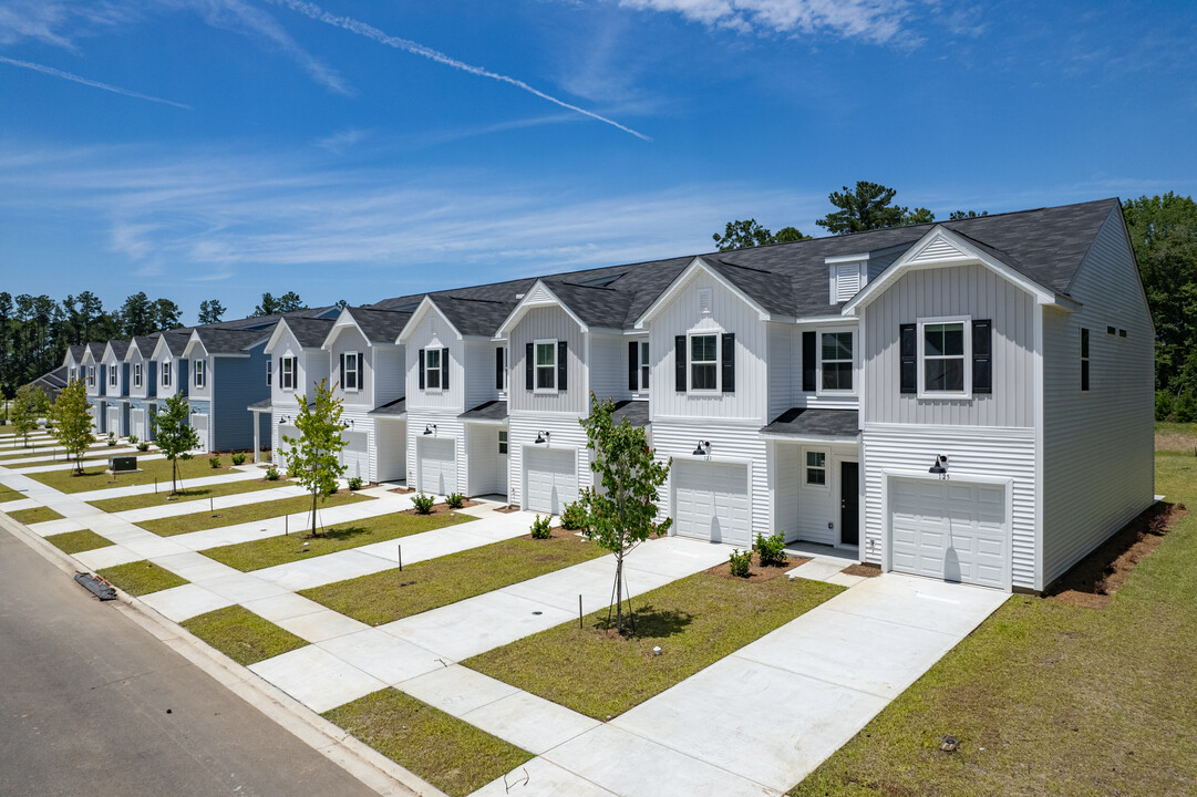 Easthaven in Pooler, GA - Building Photo