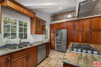 1492 Allenford Ave in Los Angeles, CA - Building Photo - Building Photo