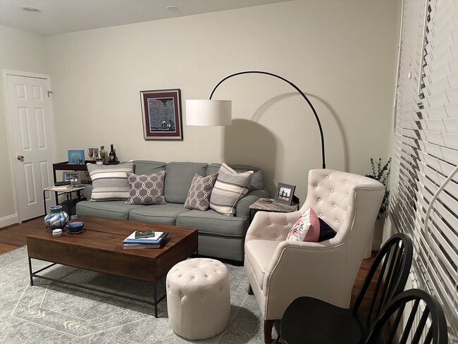 213 19th St NE, Unit 4