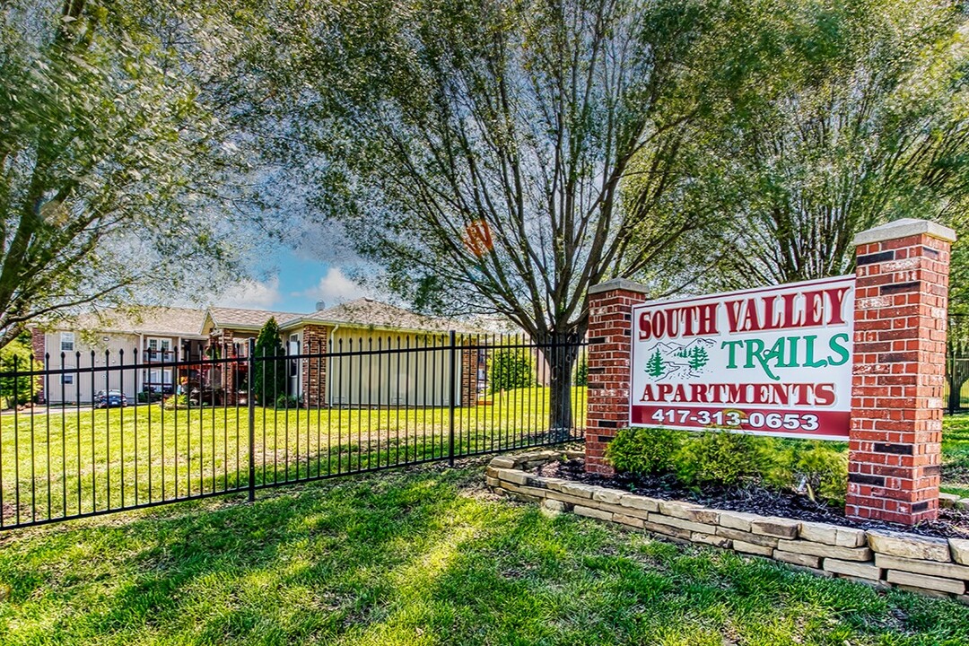 South Valley Apartments in Springfield, MO - Building Photo