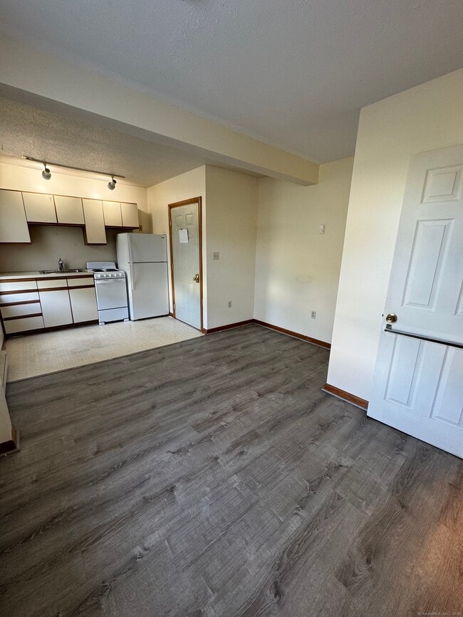49 Ledyard Ave in Groton, CT - Building Photo - Building Photo