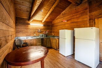 Whisperwood Apartments in Seattle, WA - Foto de edificio - Interior Photo